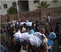 انتشال جثامين عشرات الشهداء الفلسطينيين من ركام مدرسة تعرضت للقصف بغزة