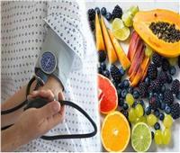 فاكهة قد تساعدك على خفض ضغط الدم والكوليسترول