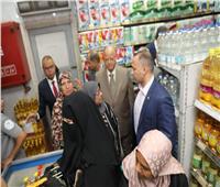 محافظ القاهرة يتابع مبادرة خفض أسعار عدد من السلع الأساسية 