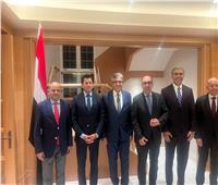 وزير الشباب والرياضة يلتقي أعضاء القنصلية المصرية في مونتريال