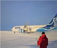 لأول مرة بالتاريخ.. طائرة بوينج 787 تهبط في القارة القطبية الجنوبية 