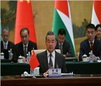 وزير الخارجية الصيني: على العالم «التحرك بشكل سريع» لوقف الكارثة الإنسانية في غزة