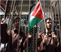 الاحتلال يقمع فلسطينيين ينتظرون ذويهم المنوي الإفراج عنهم في محيط سجن "عوفر"