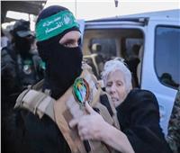 الإفراج عن الأسرى خلال الهدنة المؤقتة يكشف «فرق المعاملة» بين حماس وانتهاكات الاحتلال