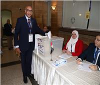 قنصل مصر في جدة يدلي بصوته ويتابع سير الانتخابات الرئاسية| صور
