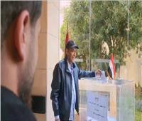 أحمد بدير يدلي بصوته الانتخابي أثناء تواجده في لبنان | صور