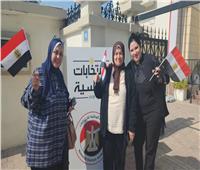 "جدعنة المرأة المصرية".. سيدات مصر يتقدمن الصفوف الأمامية للانتخابات المصريين في الخارج