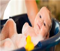 يسبب الإكزيما والطفح الجلدي.. تأثير عدم الإستحمام على الرضيع