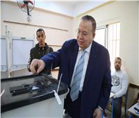 نقيب الأشراف يدلي بصوته في الانتخابات الرئاسة بمصر الجديدة‎