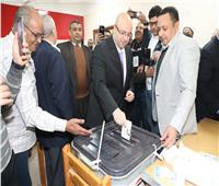 محافظ بني سويف يُدلي بصوته في أول أيام الانتخابات الرئاسية 