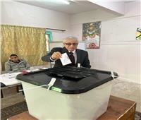 رئيس نادي قضاة الإسكندرية يُدلي بصوته في الانتخابات الرئاسية