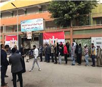 لليوم الثاني.. حشود من المواطنين أمام لجنة مدرسة السلام ببولاق أبو العلا