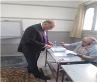  زعيم الأغلبية البرلمانية يدلي بصوته في مدرسة فاطمة الزهراء بمصر الجديدة
