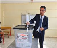 رئيس البريد يُدلي بصوته في الانتخابات الرئاسية بالتجمع الأول