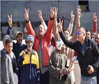 عمال مصر أمام لجان الانتخابات الرئاسية.. مظهر حضاري يليق بالوطن