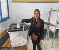 النائبة شيرين عليش تدلي بصوتها في الانتخابات الرئاسية
