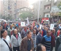 مسيرة حاشدة أمام اللجان الانتخابية بمدرسة الشهيد حسين جمال بالمنيب