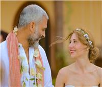 هاني عادل يروي تفاصيل حبه لزوجته ديامان بو عبود: "لقيت نفسي معاها"