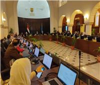 مناقشة استعدادات جامعة الإسكندرية لانطلاق امتحانات الفصل الدراسي الأول وخطة التحول الرقمي