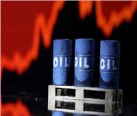سعر النفط يرتفع 2% مع تغيير الناقلات مسارها بعد هجمات البحر الأحمر