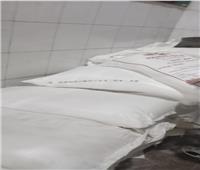 ضبط 3 أطنان و200 كيلوجرام سكر مجهول المصدر بمصنعين للحلويات بالإسكندرية 