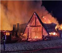 كارثة حريق تضرب رومانيا.. خمسة قتلى وثلاثة مفقودين في حادث مروع