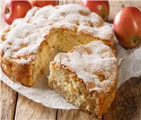 حلويات اليوم.. طريقة تحضير كيكة التفاح الفرنسية