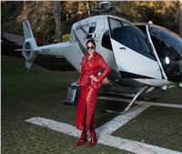 «أسما إبراهيم» تقود طائرة هليكوبتر في أحدث جلسة تصوير بـ«إيطاليا»