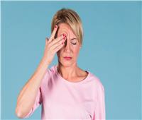 أعراض مرض جفاف العين عند النساء