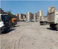 محافظة الجيزة ترفع ٥ آلاف طن مخلفات من أرض المطاحن بشارع فيصل 