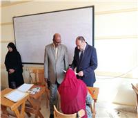 نائب رئيس جامعة الأزهر يتابع سير أعمال الامتحانات في أسوان