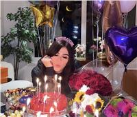ياسمين عبد العزيز تحتفل بعيد ميلادها الـ 43