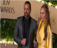 نيكول سابا بإطلالة صفراء بصحبة زوجها في «JOY AWARDS»