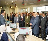     وزيرا التخطيط والتنمية المحلية ومحافظ الإسكندرية يفتتحوا مركز خدمات مصر