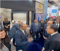 رئيس مجلس الوزراء يتفقد جناح البورصة المصرية بمعرض القاهرة للكتاب 