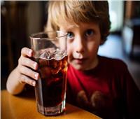 أضرار المشروبات الغازية على طفلك