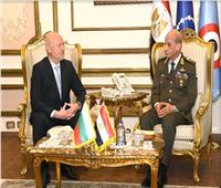 وزير الدفاع يلتقي نظيره البلغاري لبحث سبل تعزيز علاقات التعاون العسكري| صور