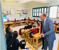 مدير تعليم الإسكندرية يتفقد المدارس مع انطلاق الترم الثاني