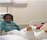 محافظ أسوان يتابع الخدمات الطبية لطفلة تعرضت لحادثة وقوع أحد أعمدة الإنارة عليها