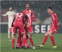 مونزا يخطف فوزا قاتلا من ميلان في الدوري الإيطالي