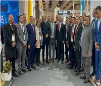رئيس «عمال مصر» يتفقد أجنحة الشركات المشاركة بمعرض مصر الدولي للبترول