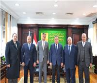 رئيس البنك الزراعي يبحث مع رئيس جامعة الإسكندرية تعزيز التعاون| صور