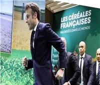 فيديو..مزارعون فرنسيون يستقبلون ماكرون بصيحات استهجان    