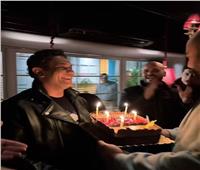 صناع «ولاد رزق 3» يحتفلون بعيد ميلاد آسر ياسين في الكواليس | فيديو 
