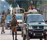 مقتل وإصابة 4 ضباط شرطة في تبادل لإطلاق النار مع مسلحين شمال غربي باكستان