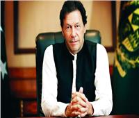 محكمة باكستانية تتهم رئيس الوزراء السابق عمران خان وزوجته بتلقي رشوة