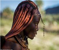 حكايات| قبيلة الهيمبا.. رجالها يهدون زوجاتهم للضيوف ونسائها لا تستحم