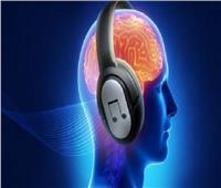أضرار استخدام سماعات الموبيل على مخ الإنسان