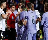 إيقاف حكم «الأزمة» في مباراة ريال مدريد وفالنسيا جولتين
