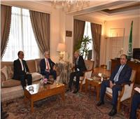 وزير الخارجية التونسي يبحث مع الأمين العام للجامعة العربية وقف العدوان الاسرائيلي